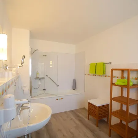 Gastehaus Weiss 3*